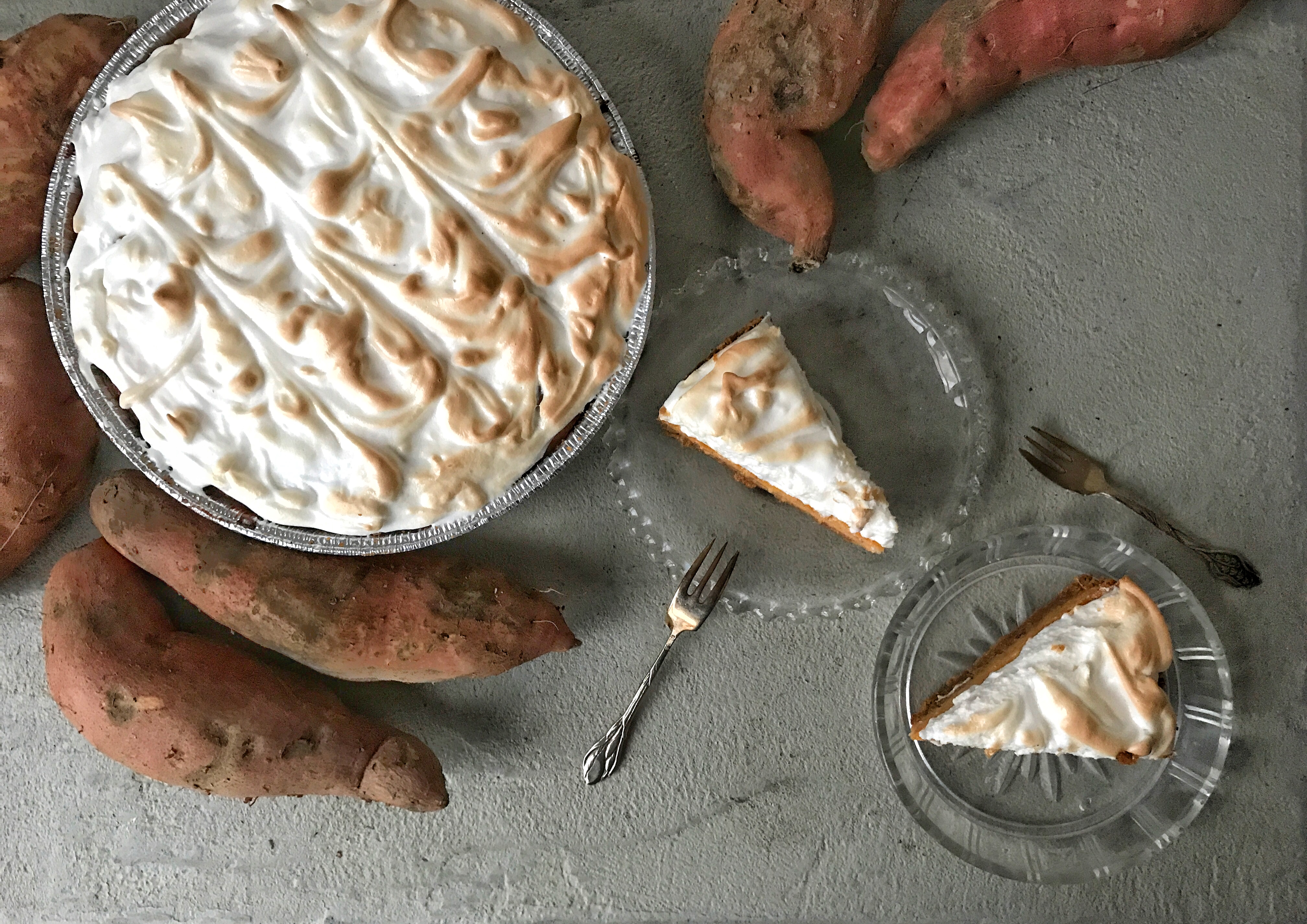 Missisippi Marshmallow Pie met zoete aardappel taart van zoete aardappels met marhmallow topping voor thanksgiving