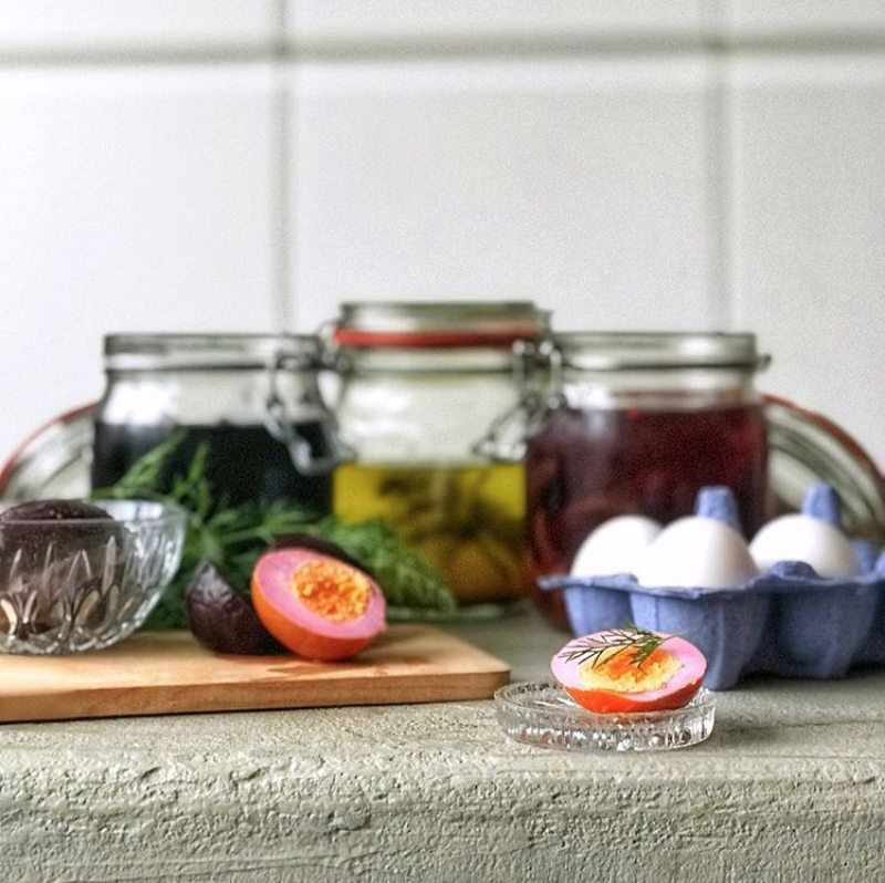 rainbow-pickled-eggs-regenboog-pekel-ei